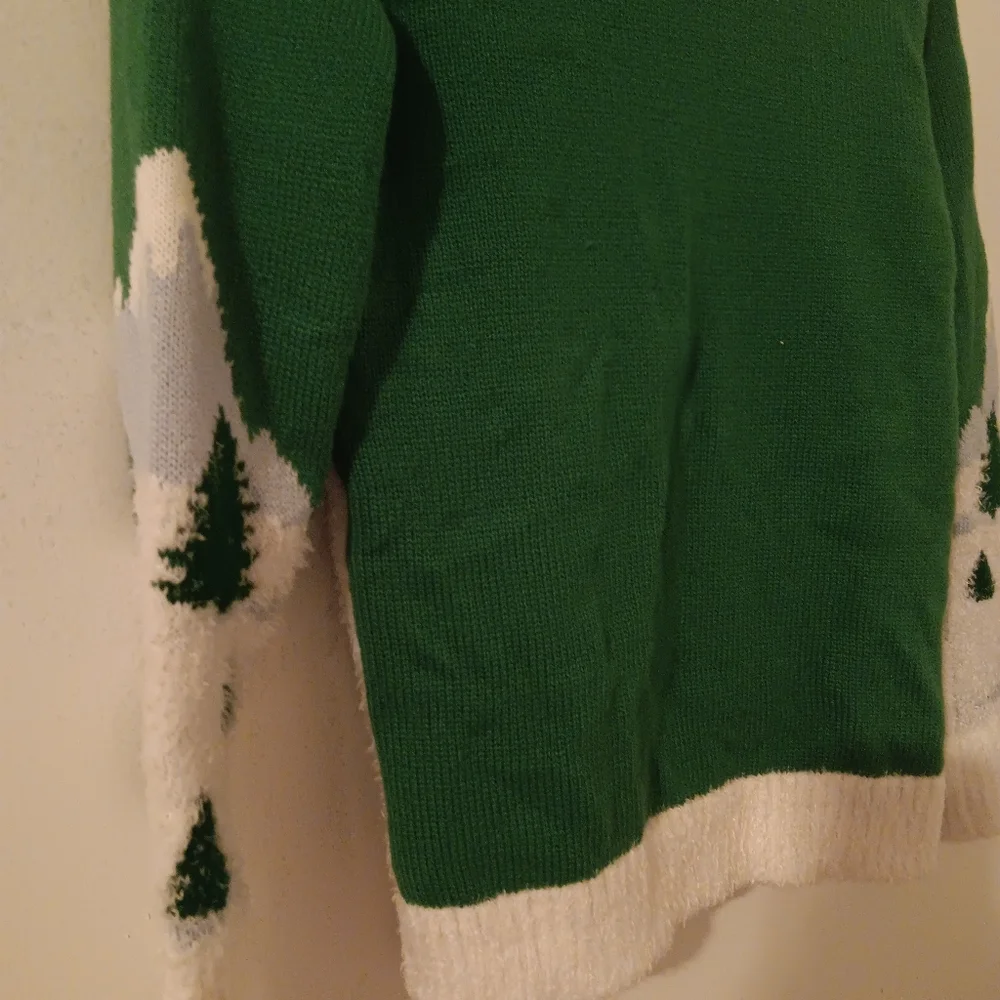 Holiday Time Festive Green and White Throw Sweater For Kids